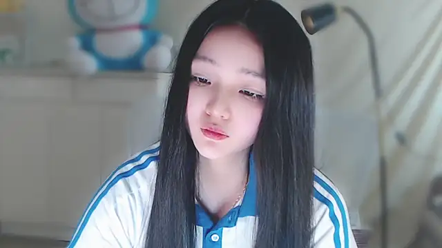 xiao-xiao-D online show from February 5, 2025, 9:46 am