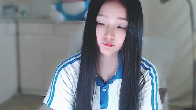 xiao-xiao-D online show from February 7, 2025, 8:22 am