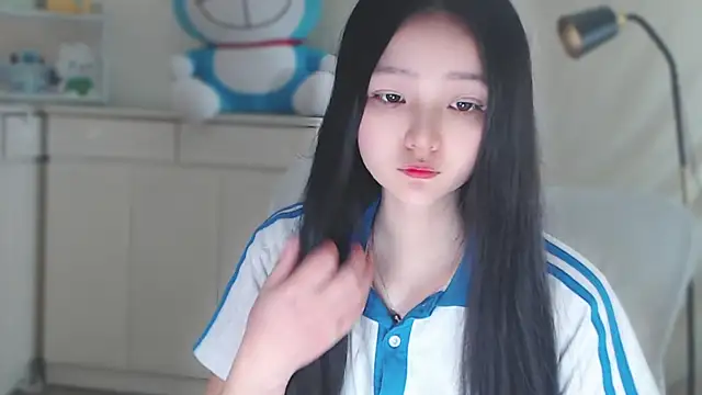 xiao-xiao-D online show from February 12, 2025, 4:44 am