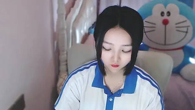 xiao-xiao-D online show from February 18, 2025, 2:16 pm