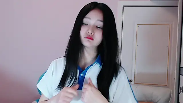 xiao-xiao-D online show from March 4, 2025, 3:04 pm