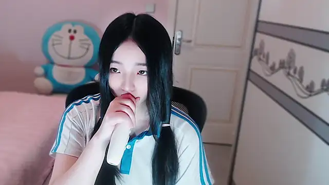 xiao-xiao-D online show from October 31, 2025, 1:34 pm