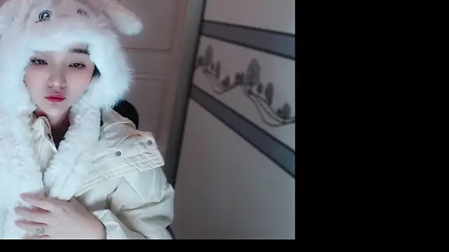 xiao-xiao-D online show from November 17, 2025, 6:19 am