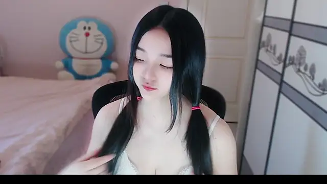 xiao-xiao-D online show from November 22, 2025, 3:27 am