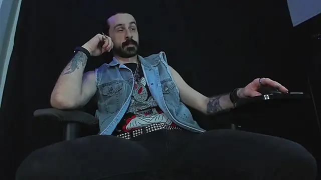 AxelColton online show from March 12, 2026, 6:47 pm