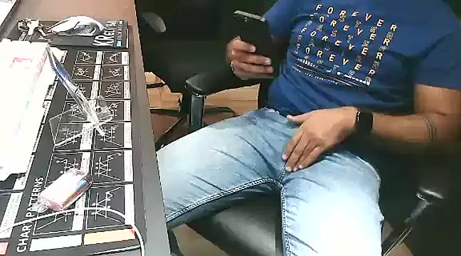 Snapshot of Nil_Talreja chatting on January 21, 2025, 4:54 am Nil Talreja online show from January 21, 2025, 4:54 am