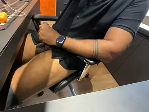 Snapshot of Nil_Talreja chatting on October 9, 2025, 8:56 am Nil Talreja online show from October 9, 2025, 8:56 am