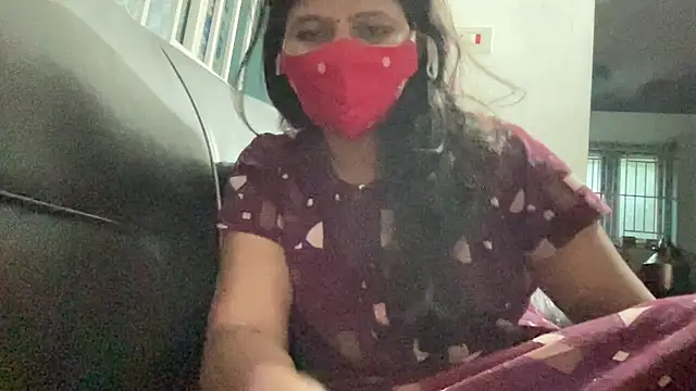 Tamil Sanjana  online show from February 4, 2026, 1:33 am