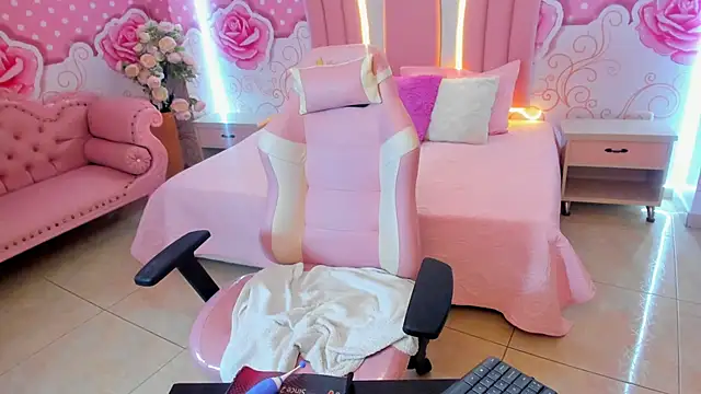 Lily Martinez online show from January 22, 2025, 2:26 am