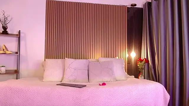 Snapshot of Sienna_Blake_ chatting on November 15, 2025, 8:16 pm Sienna Blake online show from November 15, 2025, 8:16 pm