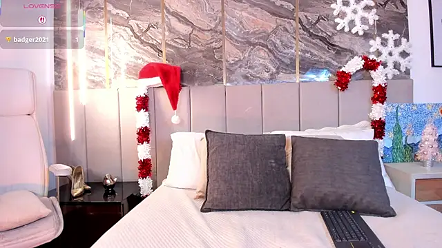 Snapshot of Sienna_Blake_ chatting on December 13, 2025, 7:53 pm Sienna Blake online show from December 13, 2025, 7:53 pm