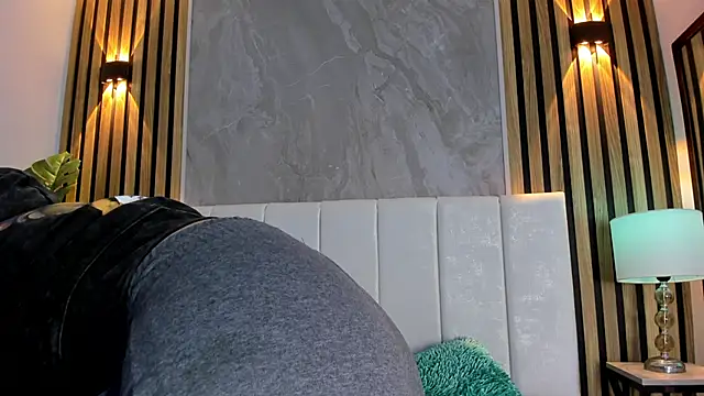 Samantha Good online show from December 17, 2025, 12:33 pm