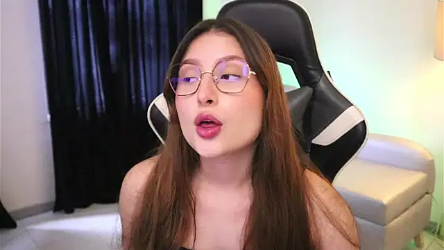 Daisha Riley online show from November 3, 2025, 2:29 pm