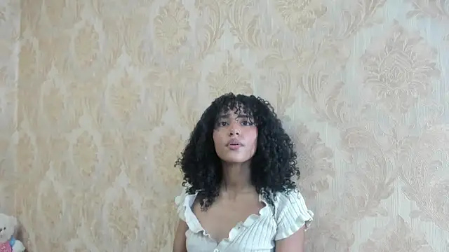 Snapshot of CintiaWalker chatting on October 2, 2025, 12:45 pm CintiaWalker online show from October 2, 2025, 12:45 pm