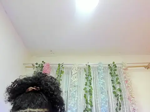 Snapshot of CintiaWalker chatting on October 23, 2025, 12:48 pm CintiaWalker online show from October 23, 2025, 12:48 pm