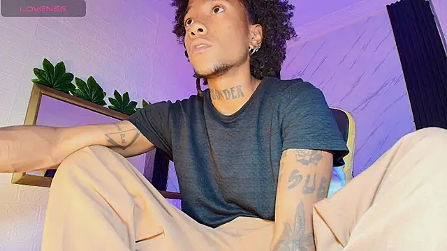 Snapshot of JhonyMiller_ chatting on February 5, 2026, 8:02 pm JhonyMiller online show from February 5, 2026, 8:02 pm