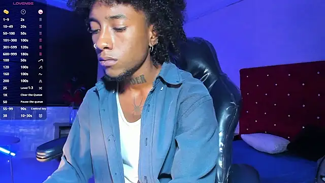 JhonyMiller  online show from April 13, 2026, 9:53 pm