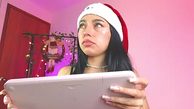 Snapshot of Sweet_Nyx chatting on December 20, 2024, 11:26 pm Sweet Nyx online show from December 20, 2024, 11:26 pm