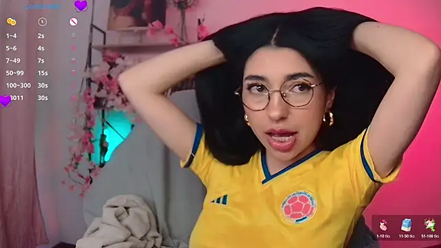 Snapshot of Sweet_Nyx chatting on June 18, 2026, 11:20 pm Sweet Nyx online show from June 18, 2026, 11:20 pm