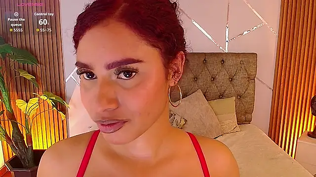 charlottee white online show from March 13, 2026, 8:26 pm