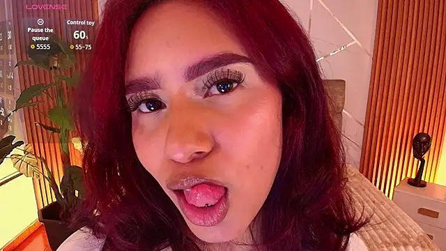 charlottee white online show from March 26, 2026, 9:20 pm