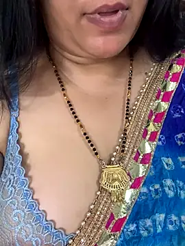 Snapshot of FlatVincy4 chatting on October 17, 2025, 4:31 pm FlatVincy4 online show from October 17, 2025, 4:31 pm
