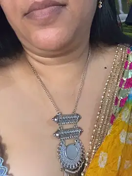 FlatVincy4 online show from October 25, 2025, 4:09 am