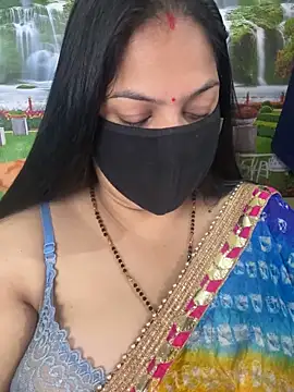 FlatVincy4 online show from November 1, 2025, 4:14 am