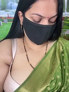 FlatVincy4 online show from November 5, 2025, 3:17 am