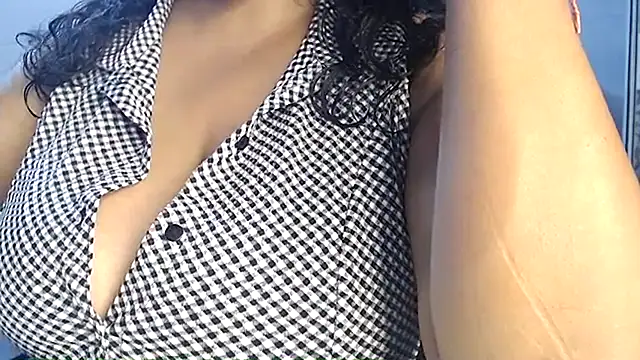 Snapshot of hot_menka chatting on April 16, 2026, 9:32 am hot menka online show from April 16, 2026, 9:32 am