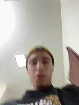 Snapshot of qbaby96 chatting on December 28, 2024, 5:12 am qbaby96 online show from December 28, 2024, 5:12 am