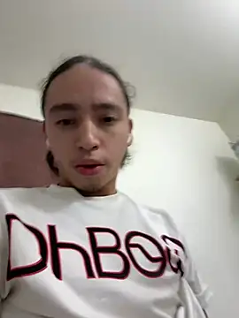 Snapshot of qbaby96 chatting on December 29, 2024, 9:28 am qbaby96 online show from December 29, 2024, 9:28 am