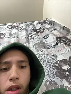 Snapshot of qbaby96 chatting on January 3, 2025, 6:44 am qbaby96 online show from January 3, 2025, 6:44 am