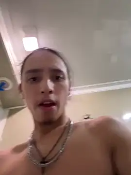 Snapshot of qbaby96 chatting on January 7, 2025, 11:37 am qbaby96 online show from January 7, 2025, 11:37 am