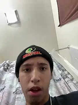 Snapshot of qbaby96 chatting on January 15, 2025, 12:36 pm qbaby96 online show from January 15, 2025, 12:36 pm