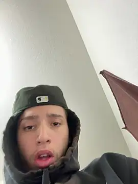 Snapshot of qbaby96 chatting on February 6, 2025, 11:48 pm qbaby96 online show from February 6, 2025, 11:48 pm