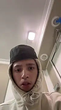 Snapshot of qbaby96 chatting on February 27, 2025, 10:15 am qbaby96 online show from February 27, 2025, 10:15 am