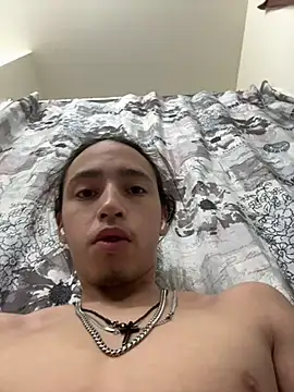 Snapshot of qbaby96 chatting on March 12, 2025, 9:03 pm qbaby96 online show from March 12, 2025, 9:03 pm