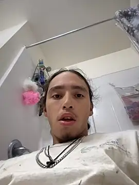 Snapshot of qbaby96 chatting on September 16, 2025, 10:05 am qbaby96 online show from September 16, 2025, 10:05 am