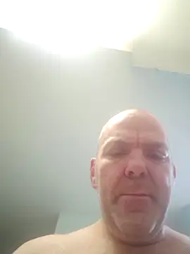 Snapshot of hoodratoui chatting on December 1, 2025, 2:55 pm hoodratoui online show from December 1, 2025, 2:55 pm