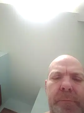 Snapshot of hoodratoui chatting on December 5, 2025, 10:13 am hoodratoui online show from December 5, 2025, 10:13 am