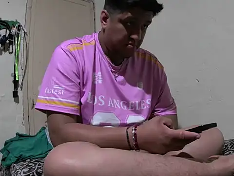 Snapshot of manolo666hot chatting on March 27, 2026, 5:23 pm manolo666hot online show from March 27, 2026, 5:23 pm