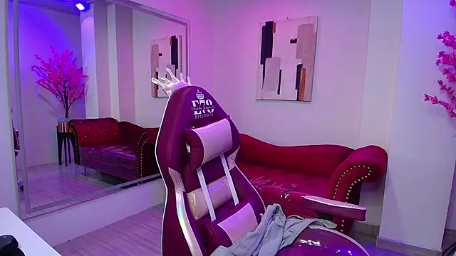 Leia queens online show from January 16, 2025, 2:19 pm