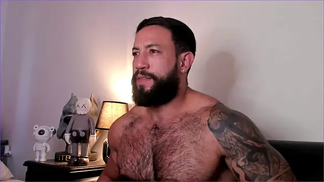 BradLeon  online show from November 26, 2025, 8:43 pm