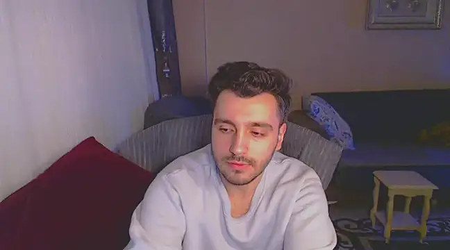 handsomeee04 online show from March 4, 2025, 12:29 am