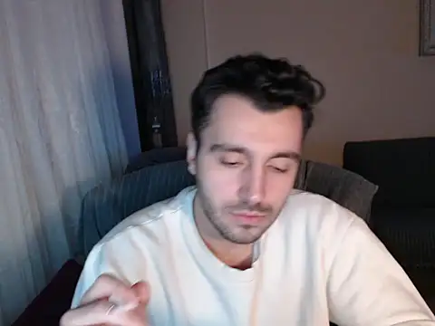 handsomeee04 online show from November 26, 2025, 10:22 pm