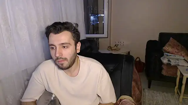 handsomeee04 online show from May 31, 2026, 5:42 pm