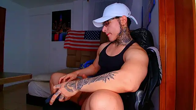 DennisWalkerr online show from November 8, 2025, 11:47 pm