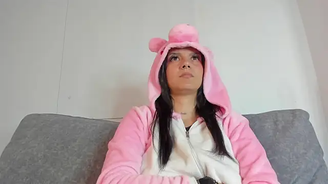 Abril jones10 online show from February 20, 2025, 10:05 am