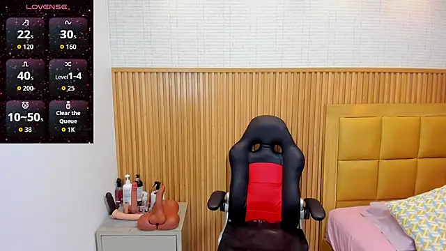 Snapshot of LOLAMAXI chatting on November 4, 2025, 3:27 am LOLAMAXI online show from November 4, 2025, 3:27 am